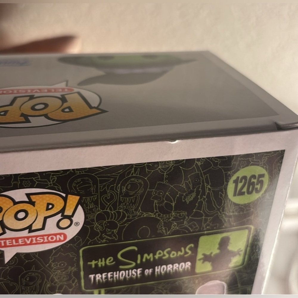 Funko POP! The Simpsons Treehouse of Horror - Witch Maggie #1265 - Picture 3 of 3